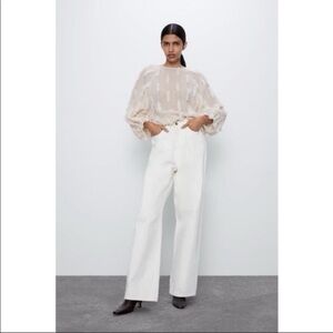 Zara Textured Balloon Sleeve Top. Cream color. XS